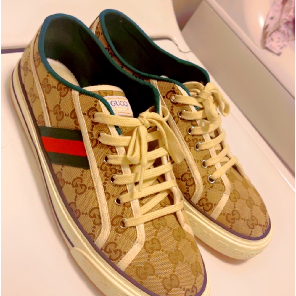 Men's shoes